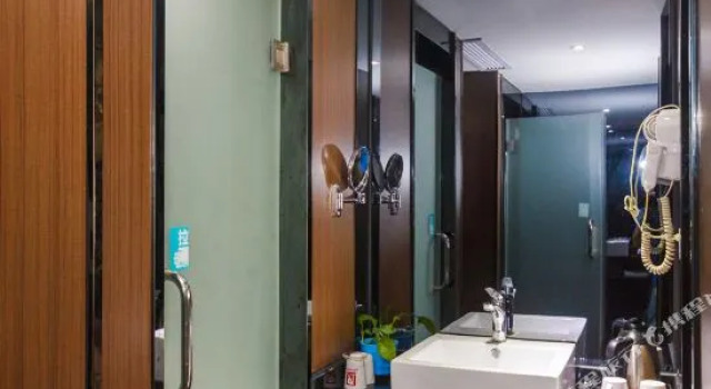Luomandi Fengqing Hotel