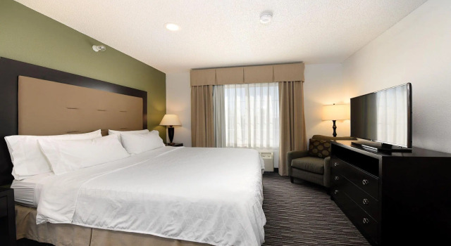 Двухместный номер Standard Holiday Inn Express & Suites Chicago Deerfield Lincolnshire by IHG