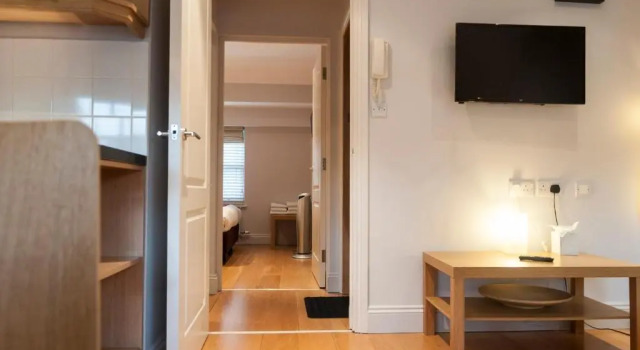 12 London Street Apartments