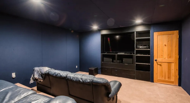 Telemark by AvantStay - Sleeps 18! Tahoe Cabin w/Hot Tub, Theatre & Sauna, Varaa Hotelli Park City 