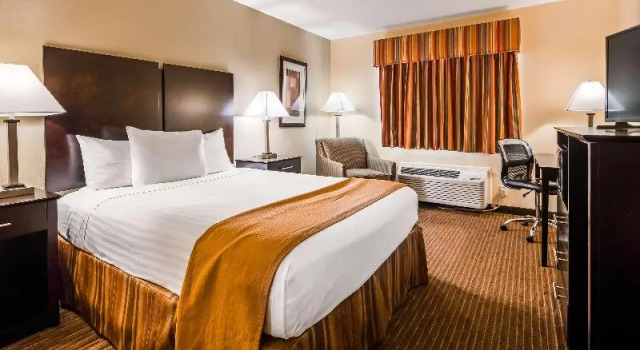Номер Standard с балконом Best Western Muncie