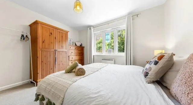 Cosy London Apartment Near Canary Wharf, Varaa Huoneisto Asunnot kohteessa Merseyside, Huoneisto