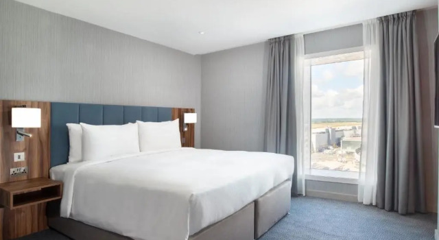 Двухместный полулюкс Hilton Garden Inn London Heathrow Terminal 2 and 3