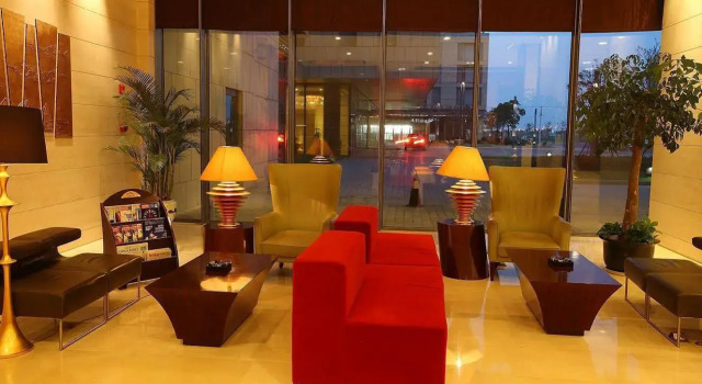 Howard Johnson Plaza Lingang Shanghai, Забронировать Отель Отели Шанхая 4 звезды, 4*