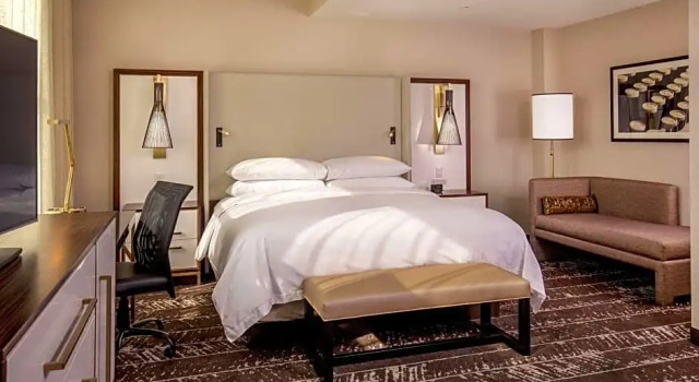 Люкс c 1 комнатой Doubletree By Hilton Youngstown Downtown