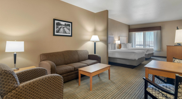 Четырёхместный люкс Best Western Shelby Inn & Suites