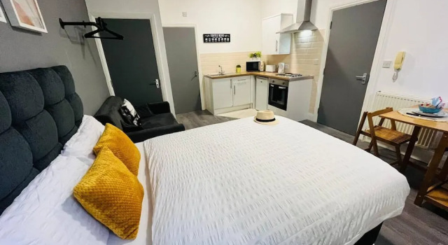 Central Stylish Studio in Liverpool City Centre, Забронировать Отель Отели Англии 3 звезды, 3*