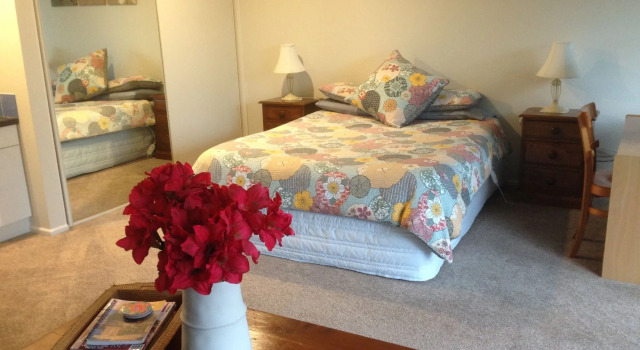 Cave Rock Guest House, Забронировать Гостевой дом Heathcote Valley Porters Ski Area