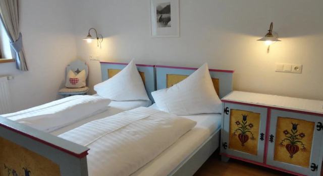 Alpenferienwohnung Strickner, Rezerwuj Hotel Hotele w Tyrol z parkingiem, Parking
