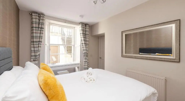 Апартаменты ALTIDO Splendid 1-BR Flat near Edinburgh Castle