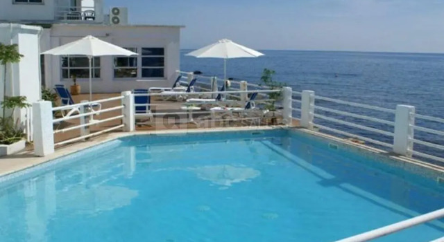 Трёхместный номер Standard с видом на море Hotel Ariana