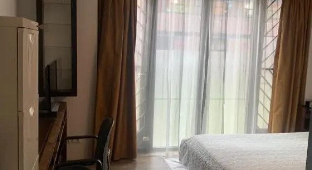 Lounge Park Apartment