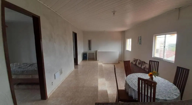 3º andar independente - Casa a 50m da praia com vista lateral para o mar
