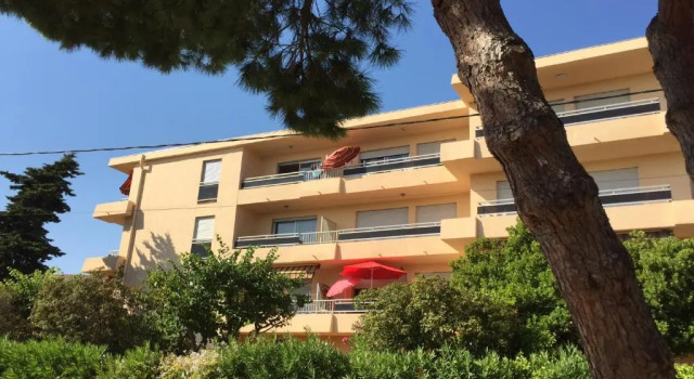 studio avec terrasse parking