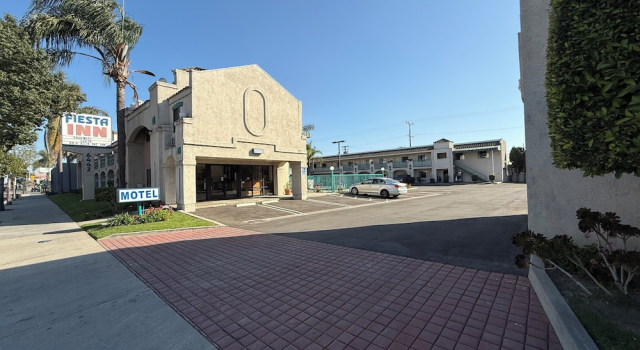 Fiesta Inn Los Angeles - Bell Gardens, Забронировать Отель Белл Гарденс Большой Лос-Анджелес
