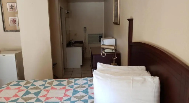 Autumn's Inn, Book Hotel Roundup Montana