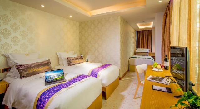 Трёхместный номер Standard Harbour Bay Hotel