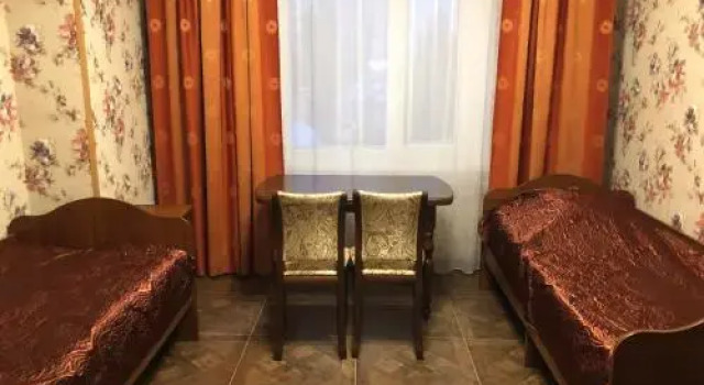 Mini Hotel On Chapayeva 3, Забронировать Мини-отель Отели в центре Нижневартовска, в центре, Парковка