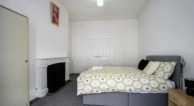 Коттедж Seaside - House - Sleeps 10 - Parking - Garden