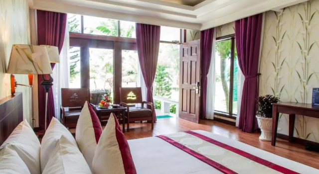 Бунгало Deluxe Carmelina Beach Resort