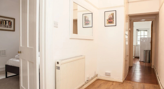 Lovely 1 Bed Self-Contained Flat in Greenwich, Забронировать Отель Отели Лондона 3 звезды, рядом с Церковь Святого Николая, 3*