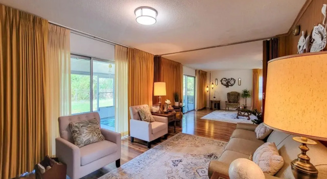 NEW Retro Relaxation in Stylish Rockledge Oasis, Book Hotel Hoteller i Rockledge med parkering, Parkering
