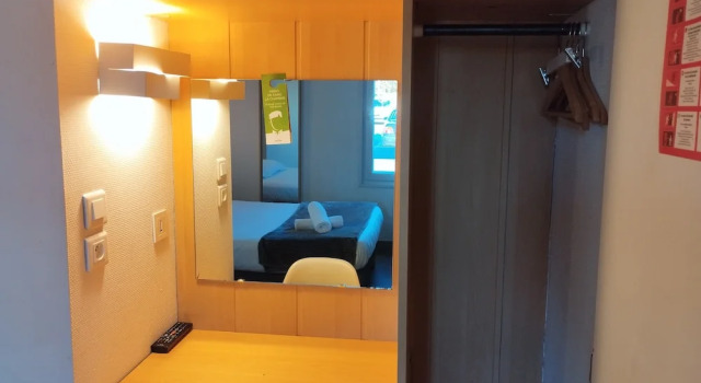 Двухместный номер Standard с балконом Fasthôtel Clermont-Ferrand Gerzat