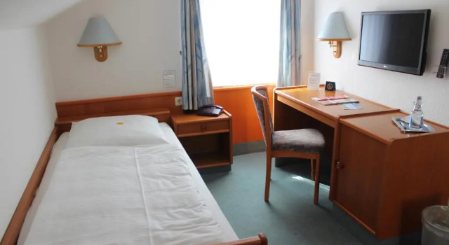 Hotel Goos, Забронировать Отель Jübek земля Шлезвиг-Гольштейн