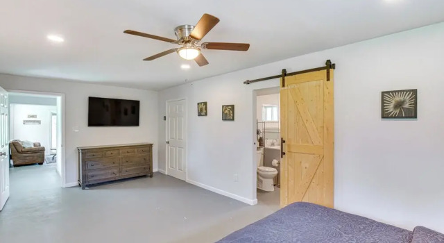 Коттедж Granbury Home w/ Lake Views ~ 6 Mi to Boat Launch!