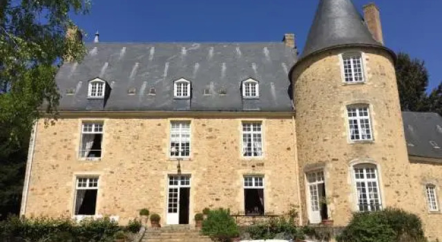Château de Vaux, Rezervovat Hotel Gesnes-le-Gandelin 