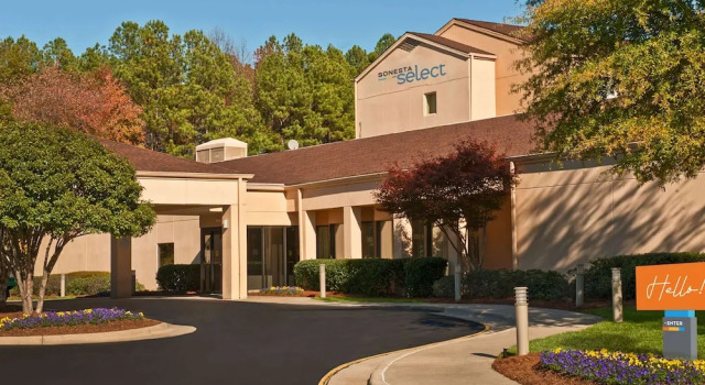 La Quinta Inn & Suites Raleigh Airport South, Rezervați Hotel Cary Raleigh-Durham Metropolitan Area