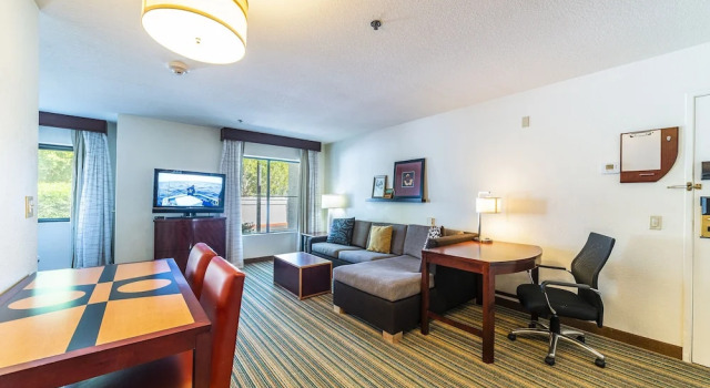 Люкс Deluxe Metro Phoenix Extended Stay
