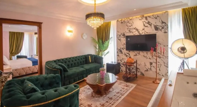 Ambasada QTA, Rezervați Hotel Paskuqan Tirana County
