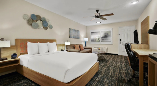 Люкс La Fuente Inn & Suites