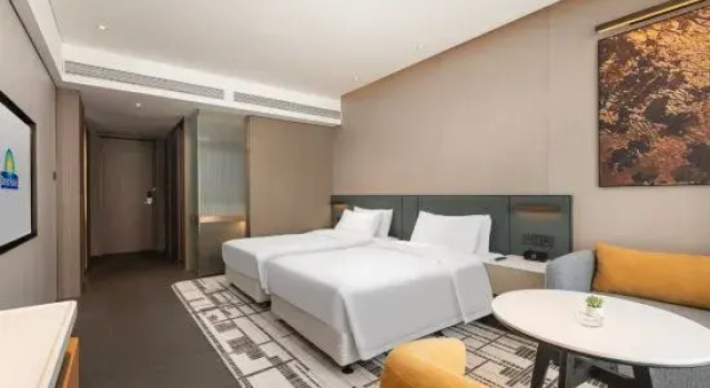 Люкс Premium Days Wyndham Hotel (Haikou Meilan International Airport) at Greenland Binbin City, Meilan District