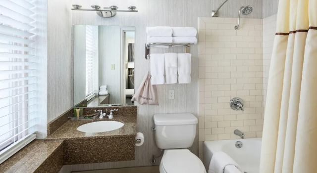Четырёхместный номер Standard с видом на город Park Place Hotel & Conference Center