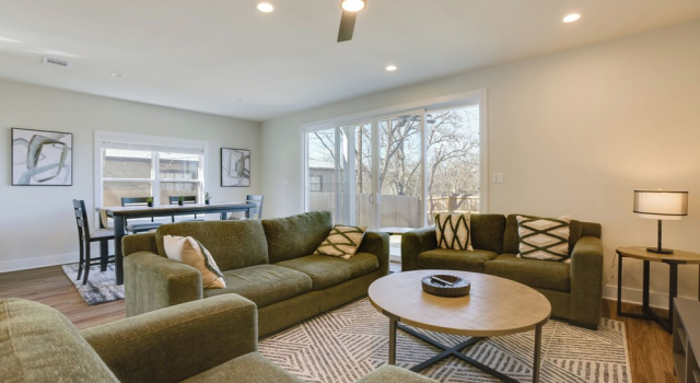 Walk to Restaurants: Modern Escape Near Kyle Field