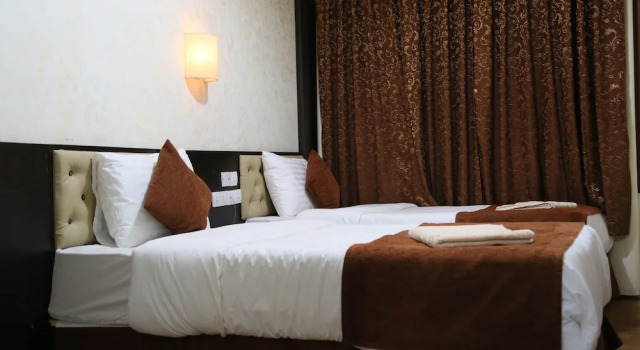 Четырёхместный номер Standard с 2 комнатами Teeba Palace Hotel