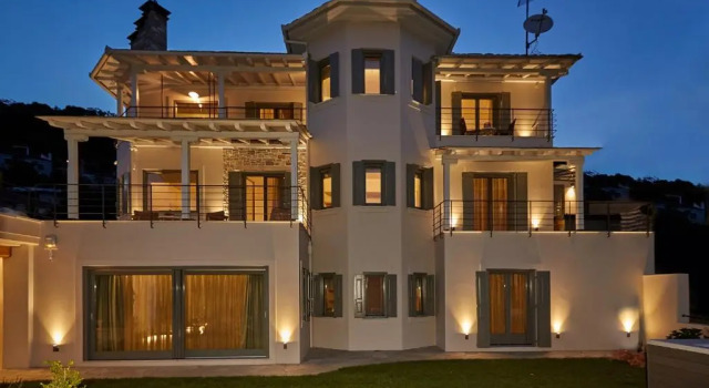 Апартаменты Sunrise Garden Hills