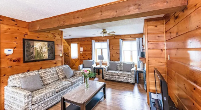 Семейная вилла с 2 комнатами Calabogie Lodge
