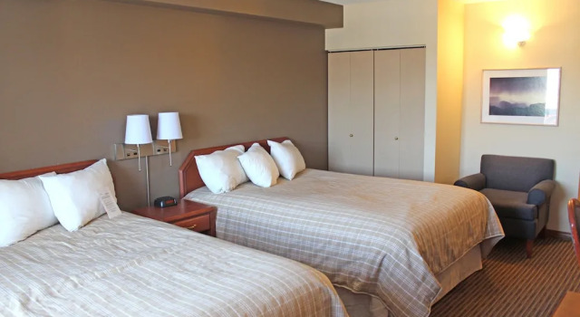Четырёхместный номер Standard Lakeview Gimli Resort