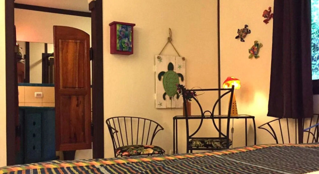 Lucky Bug B & B, Reservar Pousada (com pequeno-almoço) Hotéis em Arenal com estacionamento, Estacionamento