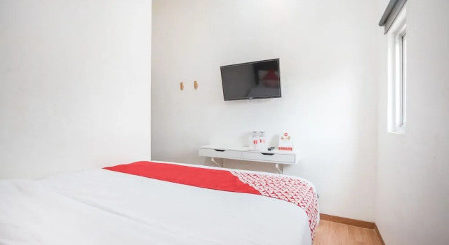 OYO 386 Hey Hotel, Book Hotel Jakarta Jakarta Province