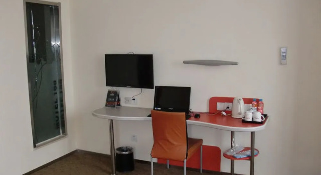 Motel 168 North Song Wei Road Inn, Varaa Motelli Songjiang Shanghai