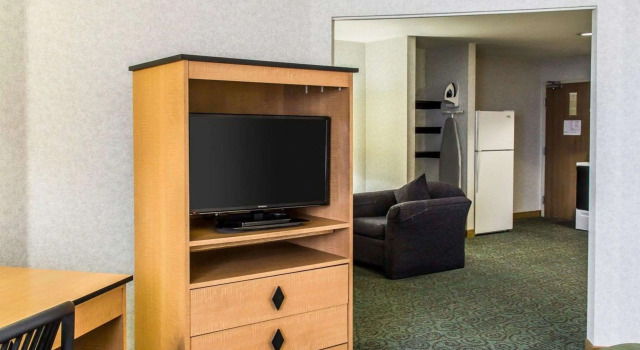 Quality Inn & Suites Denver Airport - Gateway Park, Prenota Hotel Aurora Colorado