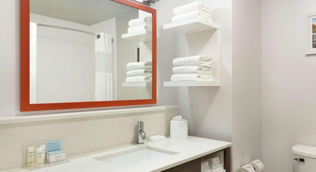 Четырёхместный номер Standard Hampton Inn Dover