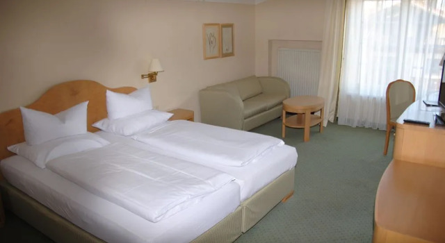 Landhotel Irschenberg, Varaa Hotelli Hotellit Baijeri pysäköinnillä, Pysäköinti