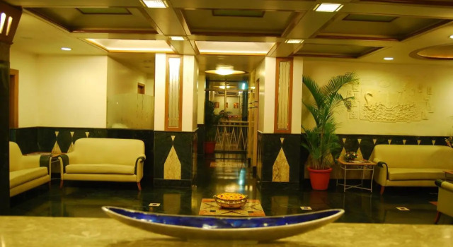 The Adarsh Hotel, Забронировать Отель Отели штата Махараштры 3 звезды, 3*