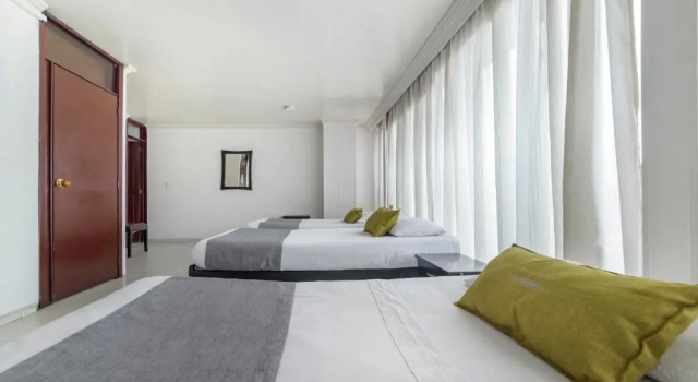 Трёхместный номер Standard Hotel Elegant Suite