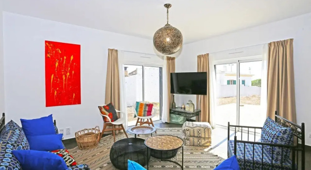 D13 - Eiras Velhas Holiday House in Alm Dena, Rezerwuj Dom wakacyjny Hotele w Algarve z parkingiem, Parking